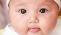 Bebekler Neden Dilini Çiğner?